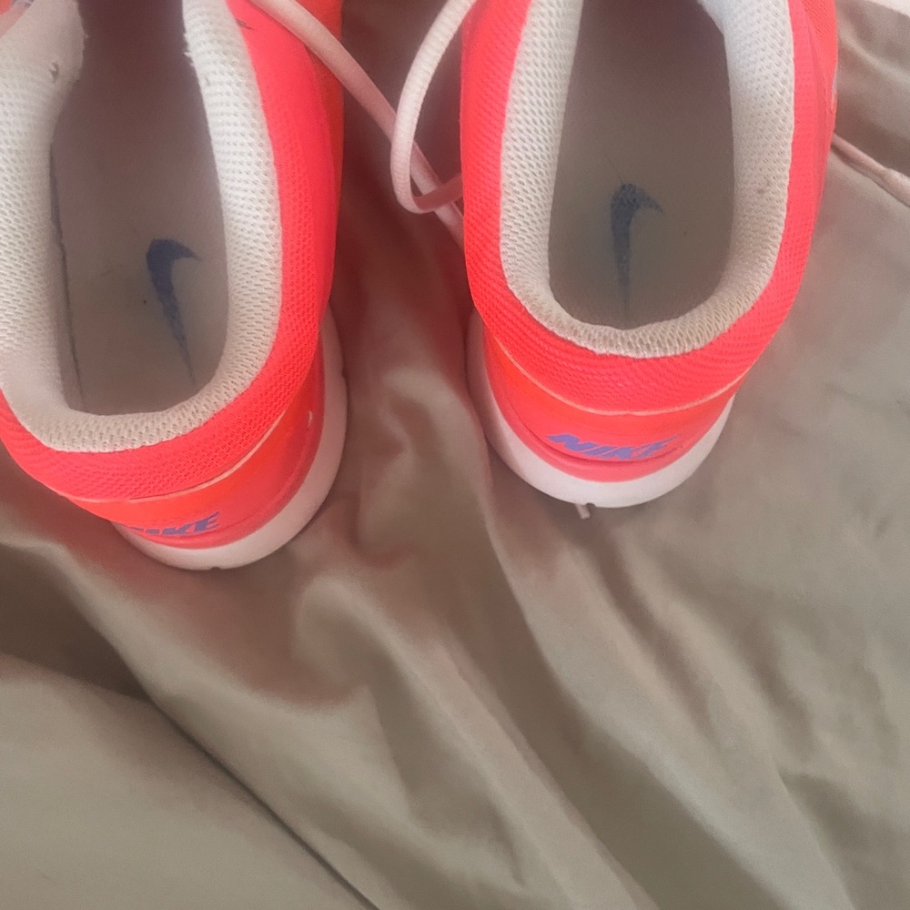 Nike size 9 women’s